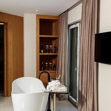 Sea View 4*